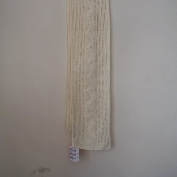 Cream knit scarf NWT - Picture 1 of 4